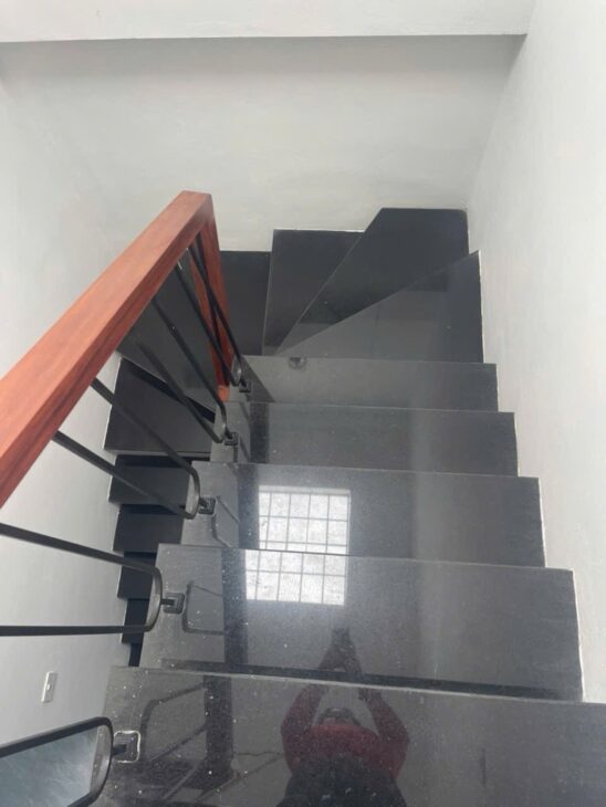 CƠ HỘI SỞ HỮU NHÀ Vĩnh Ninh, Vĩnh Quỳnh SÁT PHỐ NHÀ SIÊU RỘNG-MẶT TIỀN KHỦNG-SÂN ĐỂ XE RIÊNG-TIỆN