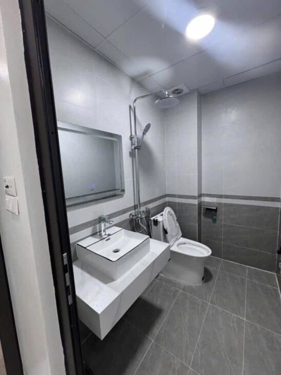 Bán nhà KIM NGƯU, 30m2, 4,8 TỶ, ngõ ba gác tránh, lên tầng nhìn ra phố, HIẾM.