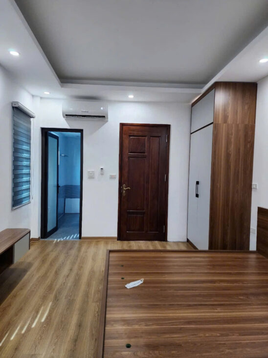 Bán nhà KIM NGƯU, 30m2, 4,8 TỶ, ngõ ba gác tránh, lên tầng nhìn ra phố, HIẾM.