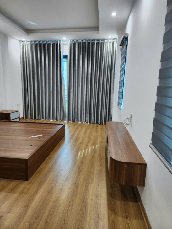 Bán nhà KIM NGƯU, 30m2, 4,8 TỶ, ngõ ba gác tránh, lên tầng nhìn ra phố, HIẾM.