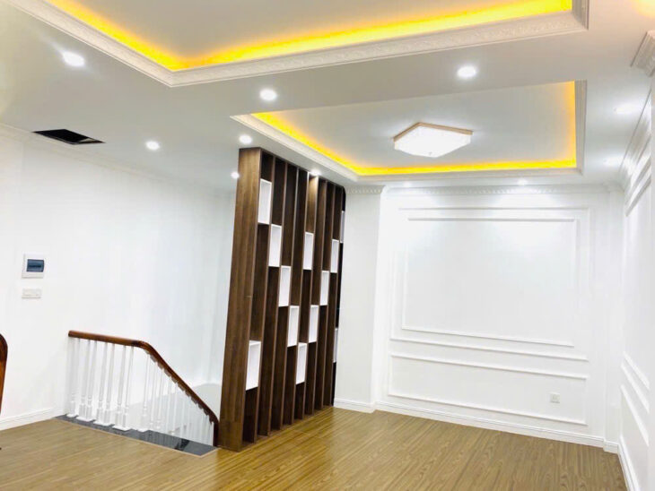 LẠC LONG QUÂN – TÂY HỒ – DT31M2 X5T – MT5M – 6.8TỶ – GẦN OTÔ – NHÀ CỰC KỲ THOÁNG SÁNG