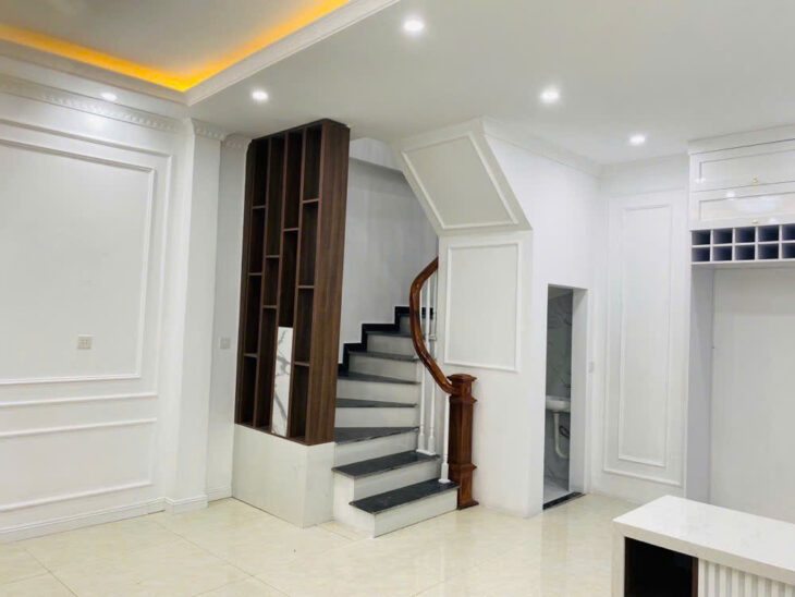 LẠC LONG QUÂN – TÂY HỒ – DT31M2 X5T – MT5M – 6.8TỶ – GẦN OTÔ – NHÀ CỰC KỲ THOÁNG SÁNG