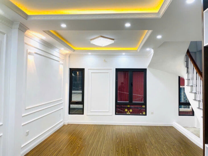 LẠC LONG QUÂN – TÂY HỒ – DT31M2 X5T – MT5M – 6.8TỶ – GẦN OTÔ – NHÀ CỰC KỲ THOÁNG SÁNG