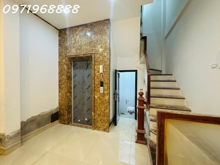 Chính chủ Bán nhà Nghĩa Tân. Khu phân lô, Oto tránh, Thang máy, Gara. Kinh doanh đỉnh cao.