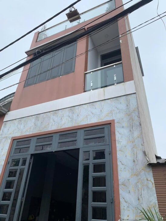 Chỉ 3.98 TỶ – hẻm xe tải vô nhà- 3 tầng BTCT – Quận 12