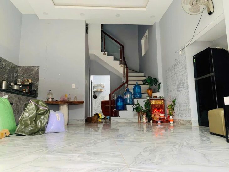 Chỉ 3.98 TỶ – hẻm xe tải vô nhà- 3 tầng BTCT – Quận 12