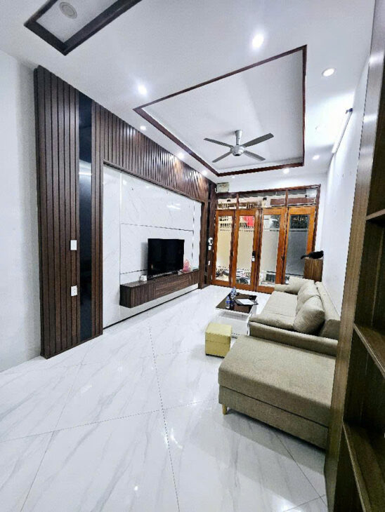 Bán nhà minh khai gốc đề 5 tầng long lanh ở ngay ô tô kinh doanh hoàng mai
