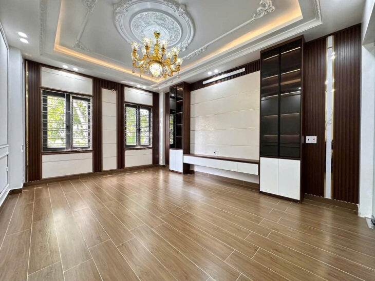 Bán nhà lô 14 Lê Hồng Phong, DT 60m 5 tầng, Thang Máy, đường 15m, Giá 9.2 tỉ