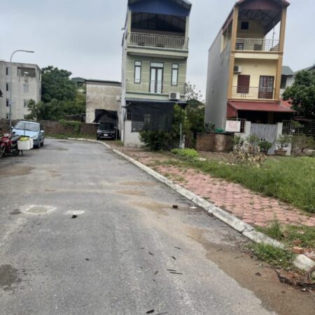 40M2 ĐẤT 2 THOÁNG MẶT VỈA HÈ ĐƯỜNG LỚN CỰ KHỐI