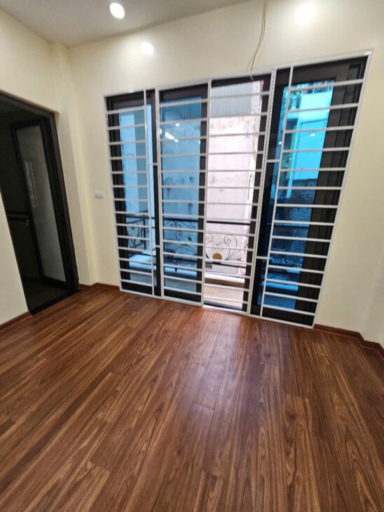 3 BƯỚC RA PHỐ ĐẠI LA – NHÀ ĐẸP ĐÓN TẾT- .Đại La 31m, 5 tầng, MT 5,3m giá 7.2 Tỷ .