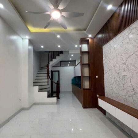 BÁN NHÀ DÂN XÂY PHỐ TẢN ĐÀ 32M2 X 5 TẦNG, GẦN PHỐ, Ô TÔ ĐỖ CỬA.