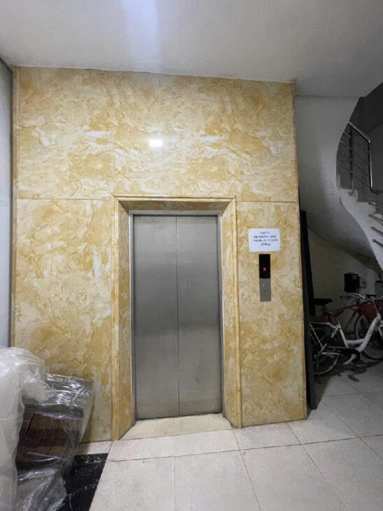 Bán siêu phẩm nhà mặt phố hồ 3 mẫu 6 tầng thang máy lô góc đống đa