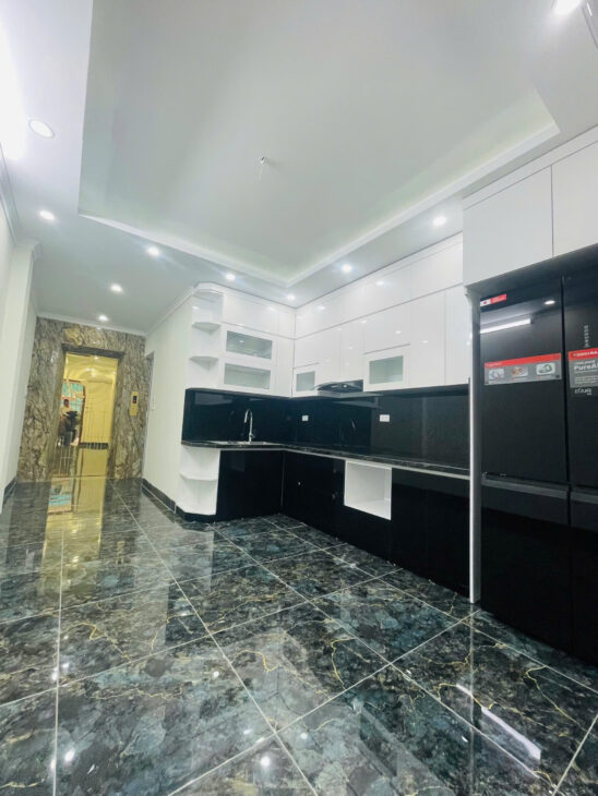 NHÀ MỚI THANH NHÀN – DT 47M2 x 6T – MT 4M – 9.5 TỶ – THANG MÁY- NGÕ Ô TÔ DỪNG ĐỖ 24/7