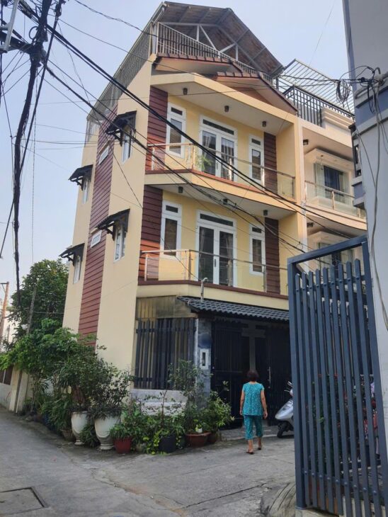 LÔ GÓC XE HƠI NGỦ TRONG NHÀ – 3 TẦNG BTCT – NGAY QUANG TRUNG PHẠM VĂN CHIÊU – NHỈNH 7 TỶ TL