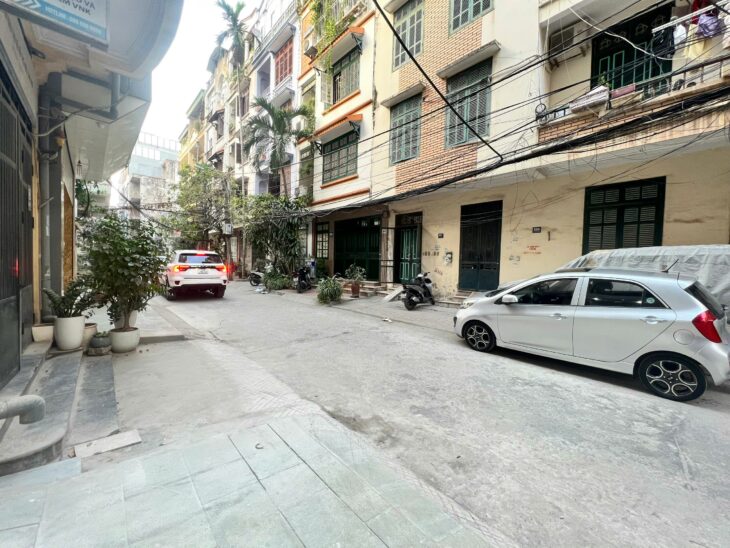 Bán gấp nhà riêng đẹp Vừa ở Vừa cho thuê căn hộ tại Ngõ 217 Đê La Thành, Đống Đa, Hà Nội, 25,9 tỷ,