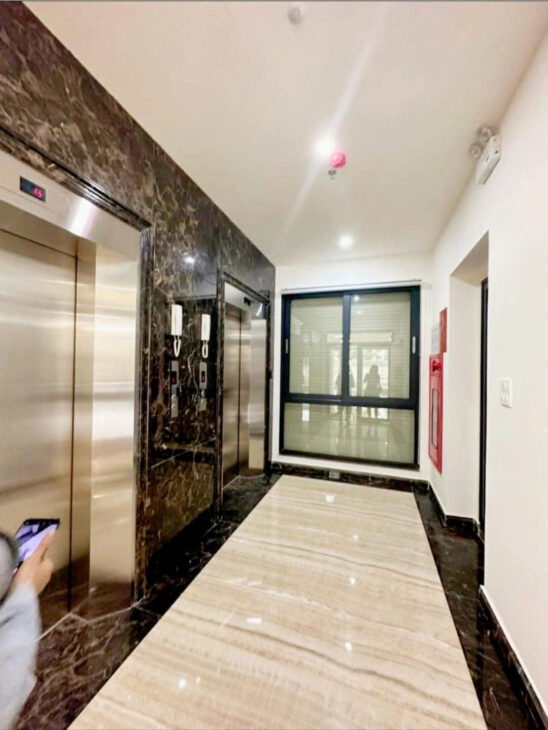 Mặt phố Lạc Long Quân 120m2, 8 tầng có hầm, MT9.4m vỉa hè 6m kinh doanh QH ổn định