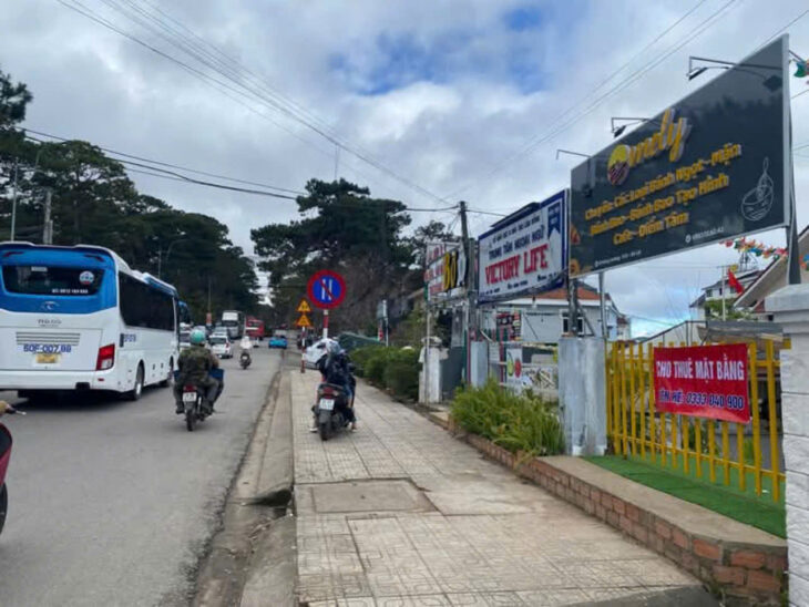 CHO THUÊ MẶT BẰNG ĐƯỜNG HÙNG VƯƠNG P10 ĐÀ LẠT 10TR/THÁNG