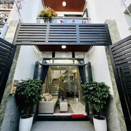 Nhà mới đón Tết – nhỉnh 3 tỷ – full nội thất – 33m2 – 2 tầng- ngay ngã 4 Quang trung/ Phan Huy Ích