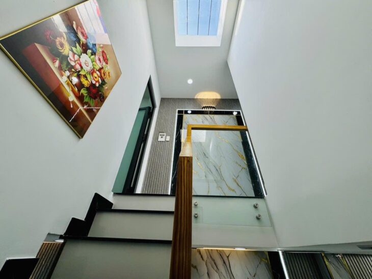 Nhà mới đón Tết – nhỉnh 3 tỷ – full nội thất – 33m2 – 2 tầng- ngay ngã 4 Quang trung/ Phan Huy Ích