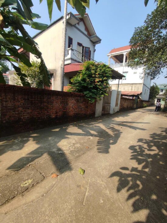 Bán đất tặng nhà gần Ngã tư Miễu Tiến Xuân gần ĐHQG Hà Nội ôtô đường thông 190m nhỉnh 7 tỷ