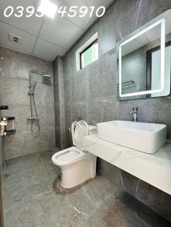 Hiếm – Lô Góc Ngõ Nông Gần Ô Tô – Thang máy