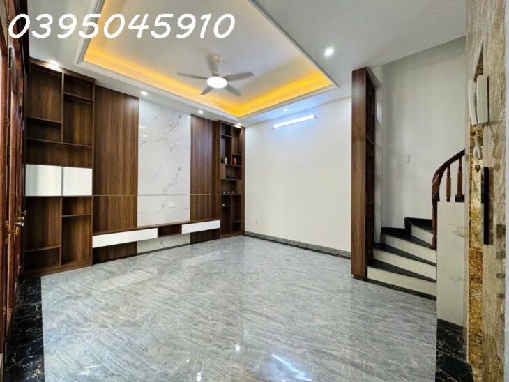 Hiếm – Lô Góc Ngõ Nông Gần Ô Tô – Thang máy