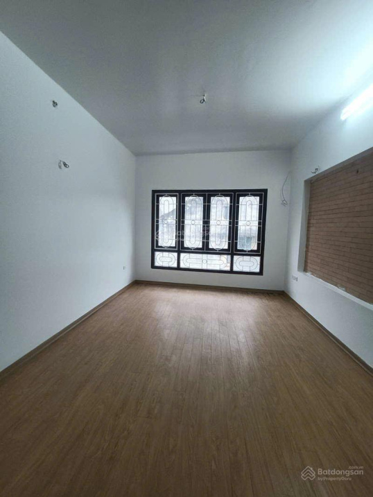 Bán nhà đường 800A-Quận Cầu Giấy-đường thông ô tô vào nhà-dt 60m2,5 tầng,mt 4m,giá chào 16,8 tỷ