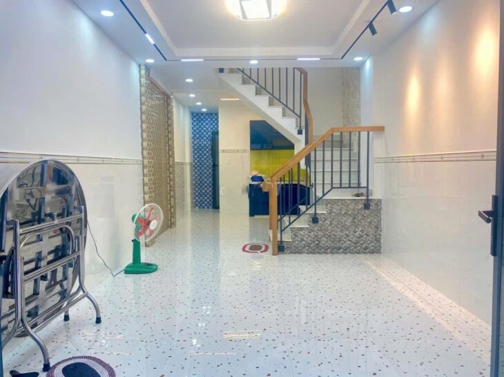 Nhà 2 Lầu Sân Thượng_Đường 6m_Phan Huy Ích