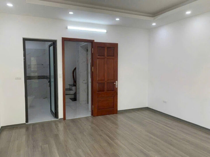 Bán nhà Cự Lộc – Thanh Xuân, 31m² x 6T, thang máy, ngõ đẹp, gần phố, 8.5 tỷ!