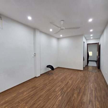 Bán nhà Trịnh Đình Cửu giá 12.3 tỷ, diện tích 40m2, 7 tầng, mặt tiền 3.5m