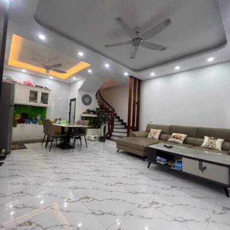 Bán nhà Yên Lộ giá 5.4 tỷ, diện tích 39m2, 4 tầng, mặt tiền 5.12m