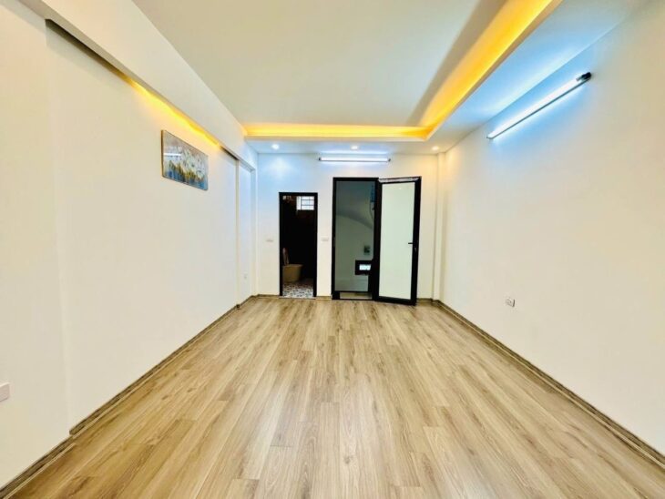 Bán nhà Nguyễn Chính ( Tân Mai) giá 6.4 tỷ, diện tích 30m2, 5 tầng, mặt tiền 4m