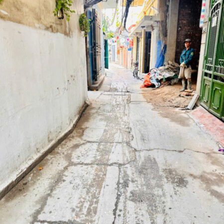 Bán gấp nhà riêng phố Láng Hạ ngõ thông rộng ô tô đỗ cửa, DT 52m2, 4 tầng, MT 6.4m, giá nhỉnh 13 tỷ