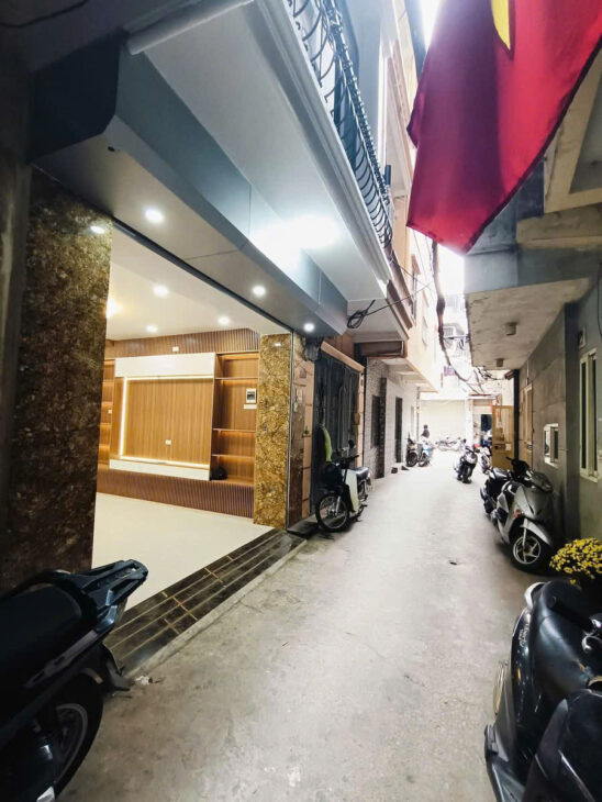 ĐẲNG CẤP HOÀNG CẦU – PHÂN LÔ – Ô TÔ