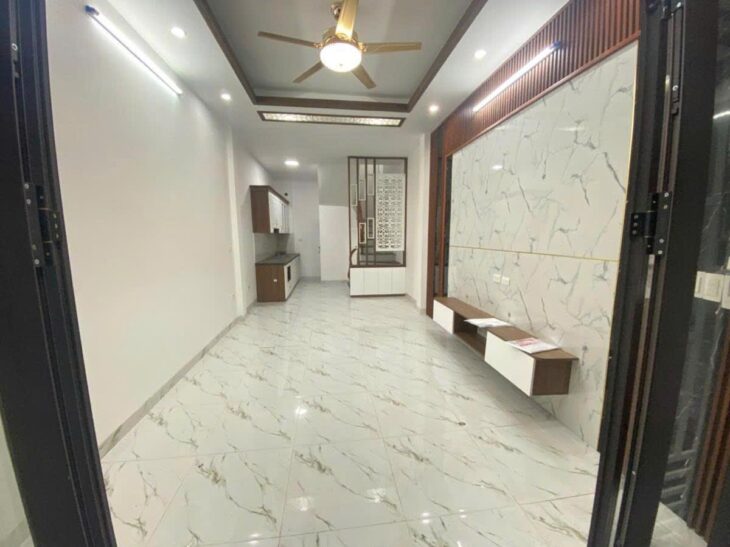 Bán nhà 35m², Hoàng Mai – 5.95 tỷ, 5 tầng, 3PN, 4WC, sổ đỏ