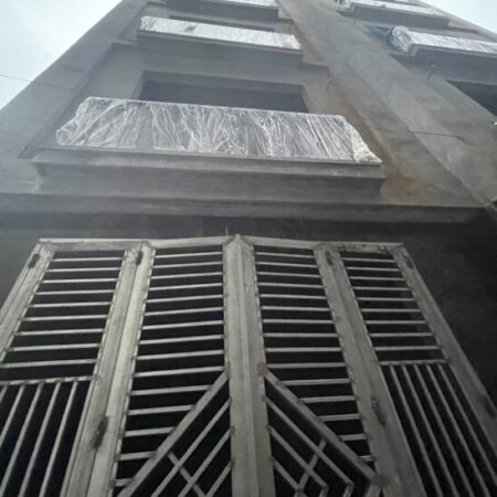 BÁN NHÀ VĂN TIẾN DUNG MỚI KÍNH KONG 30M2 – 5 TẦNG – THANG MÁY