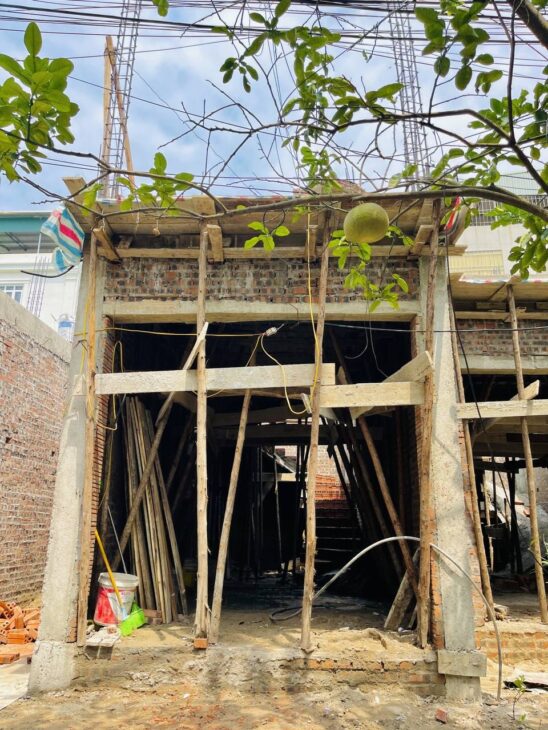 Bán nhà Đông Thiên giá 5.5 tỷ, diện tích 30m2, 5 tầng, mặt tiền 4.5m