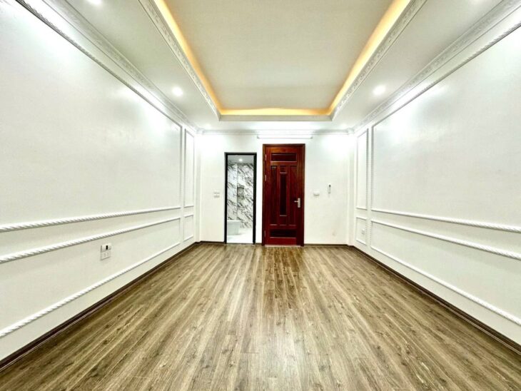 Bán nhà Thanh Bình giá 7.4 tỷ, diện tích 32m2, 5 tầng, mặt tiền 4m