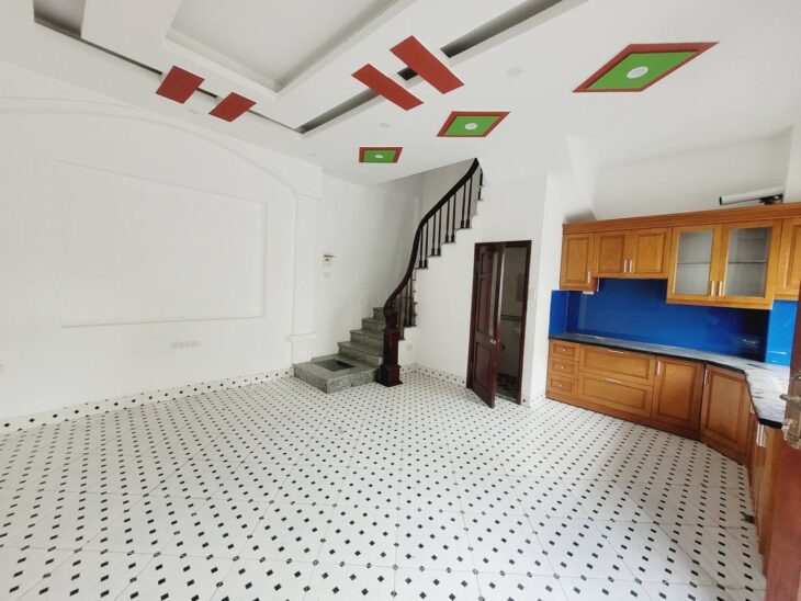 Bán nhà Ngô Đình Mẫn giá 6.1 tỷ, diện tích 30m2, 4 tầng, mặt tiền 5.5m