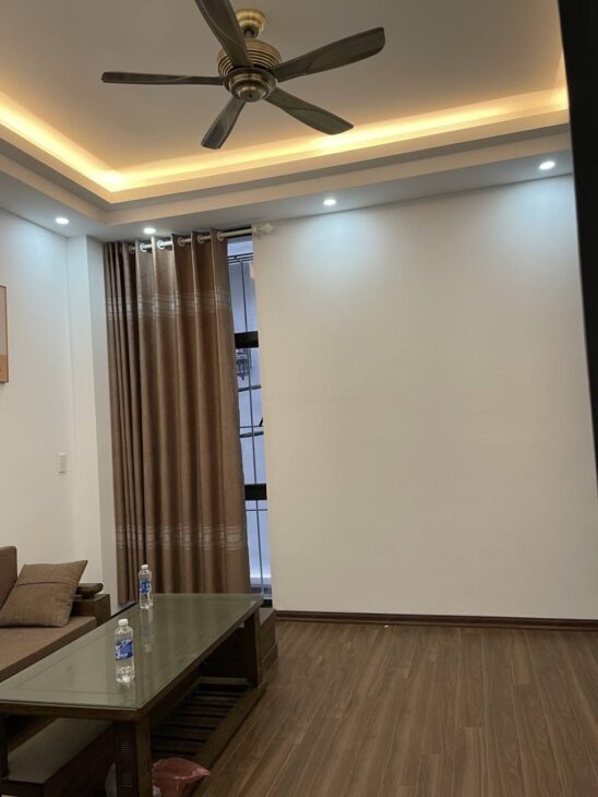 Bán nhà Đinh Công Thượng giá 8.1 tỷ, diện tích 43m2, 4 tầng, mặt tiền 4.5m