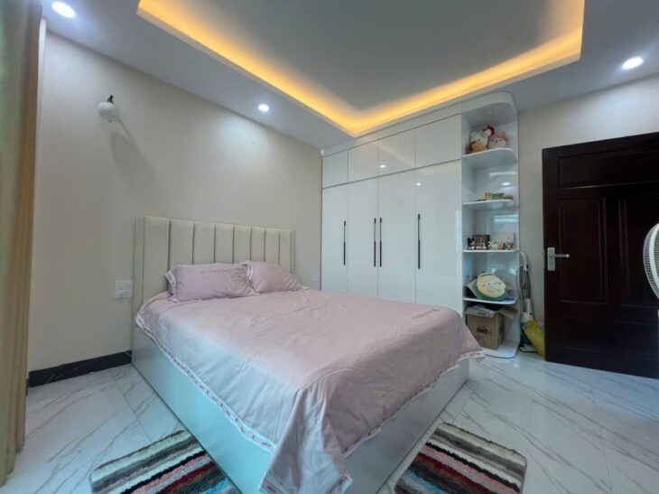 Bán nhà Yên Lộ giá 5.4 tỷ, diện tích 39m2, 4 tầng, mặt tiền 5.12m