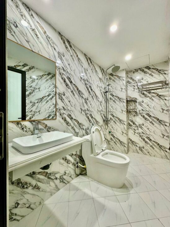 Bán nhà Thanh Bình giá 7.4 tỷ, diện tích 32m2, 5 tầng, mặt tiền 4m
