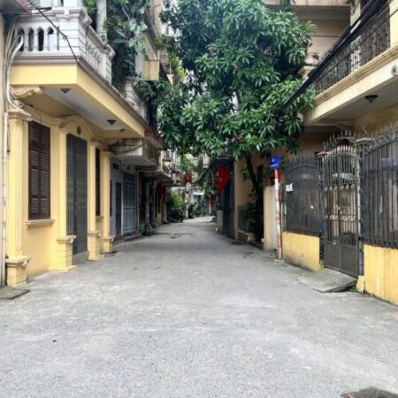 Bán nhà Đại Từ giá 4.9 tỷ, diện tích 42, C4, mặt tiền 3m Bán nhà Đại Từ giá 4.9 tỷ, diện tích 42, C4, mặt tiền 3m