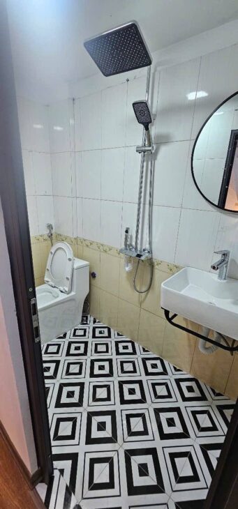 Bán nhà Kiên Giang giá 6.9 tỷ, diện tích 37m2, 5 tầng, mặt tiền 4m