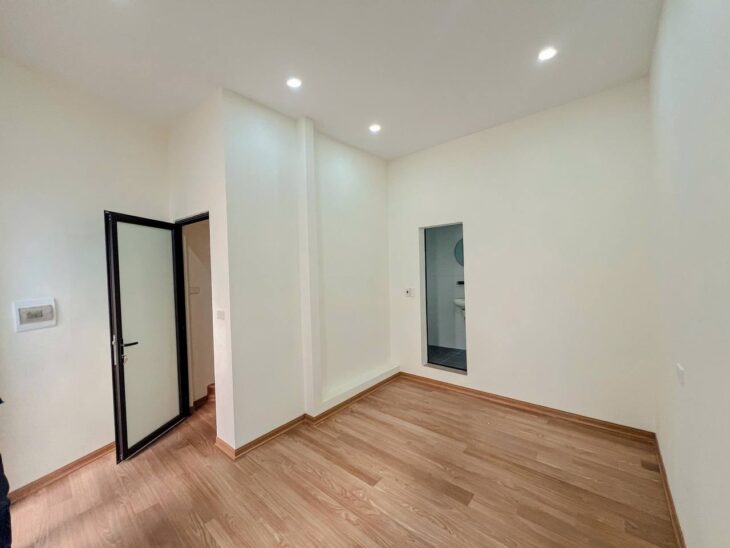 Bán nhà Khương Trung giá 3.65 tỷ, diện tích 28m2, 3 tầng, mặt tiền 4.5m