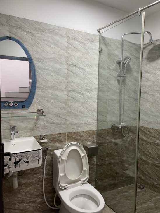 Bán nhà Đinh Công Thượng giá 8.1 tỷ, diện tích 43m2, 4 tầng, mặt tiền 4.5m