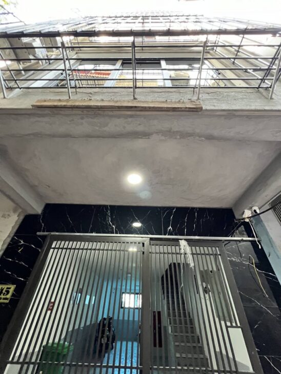 Bán nhà Chiếng Thắng giá 11.8 tỷ, diện tích 50m2, 7 tầng, mặt tiền 4m