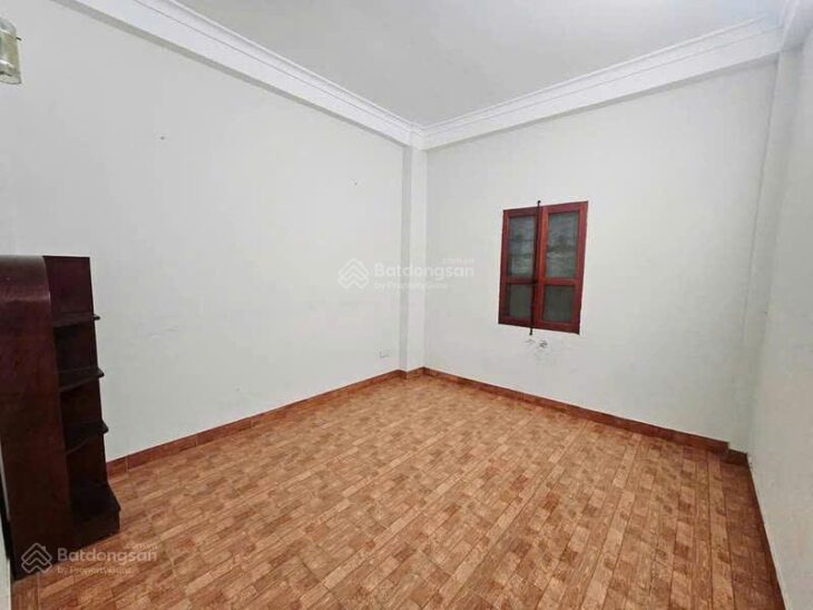 Bán nhà đường 800A-Quận Cầu Giấy-đường thông ô tô vào nhà-dt 60m2,5 tầng,mt 4m,giá chào 16,8 tỷ