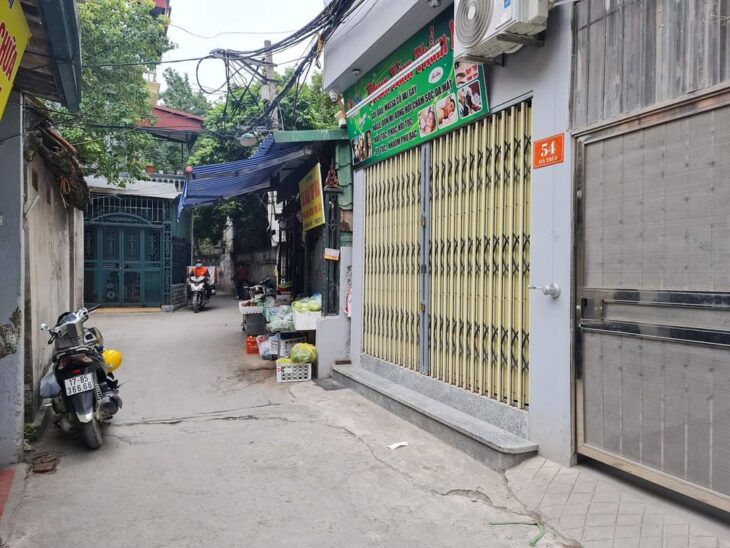 Bán 240m2 đất Cổ Nhuế, ô tô đỗ cửa, ngõ thông, có thể phân lô, giá 27.9 tỷ