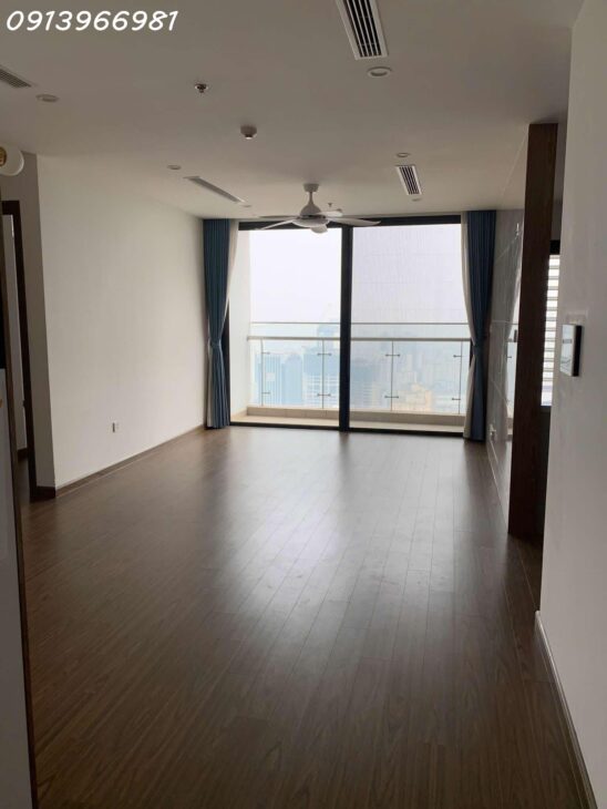 Cần chuyển nhượng giá chủ đầu tư Vinhomes Westpoint căn góc 3 ngủ, 2 WC tầng đẹp view thành phố